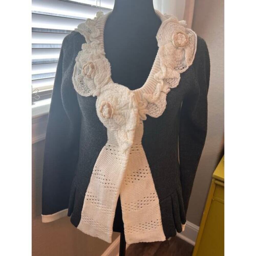 Anthropologie womens S acrylic cardigan sweater. Charcoal & cream‎ flower detail